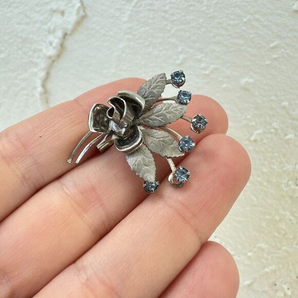 vintage Jewelry - Vintage Jewelry Silver Tone Rose Brooch  Aquamarine Blue Rhinestones Rose Pin